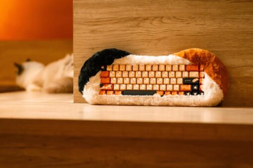 DRY STUDIO PETBRICK 65 2.4G Wireless Gaming Keyboard 65%, World's First Fluffy, Pettable Custom Mechanical Leaf Spring Keyboard, Switch Between Two Styles Any Time, Calico - Image 7